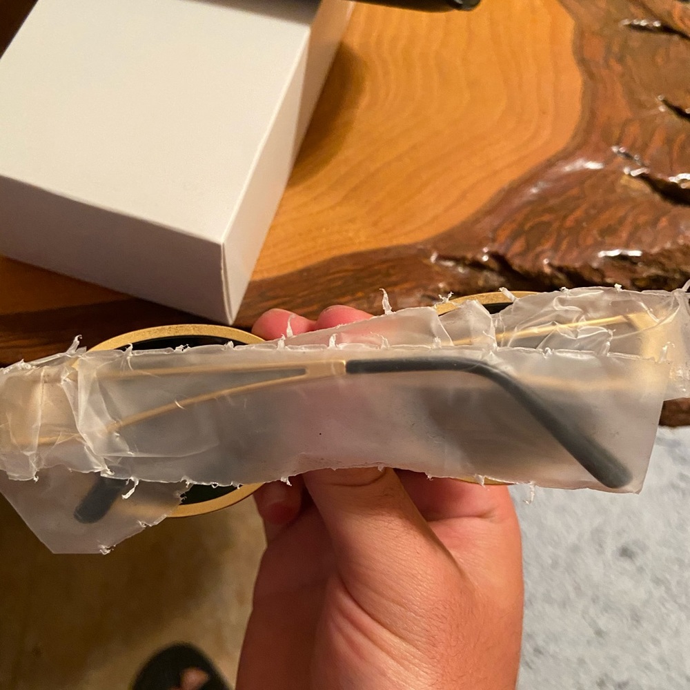 Supreme sunglasses with Swarovski crystals - Picture 2 of 3